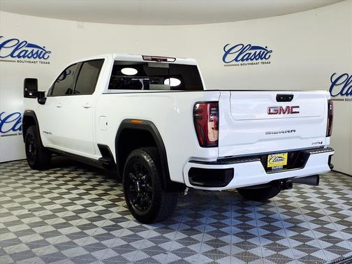 2024 GMC Sierra 2500 AT4