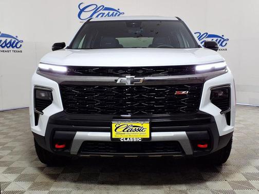 Polar White Tricoat 2026 Chevrolet Traverse AWD Z71