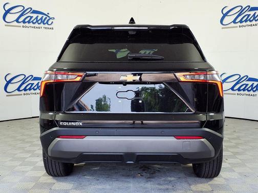 Mosaic Black Metallic 2026 Chevrolet Equinox 1LT