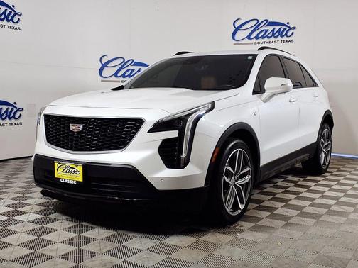 Crystal White Tricoat 2023 Cadillac XT4 Sport