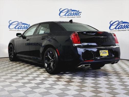 2023 Chrysler 300 Touring