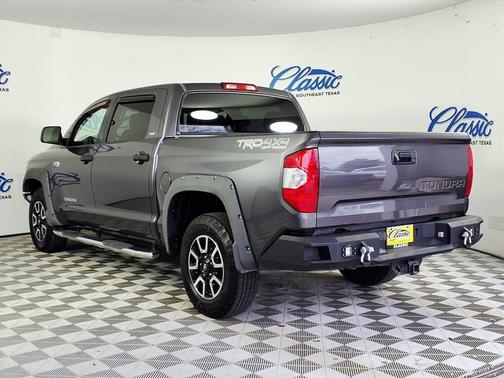 2018 Toyota Tundra SR5