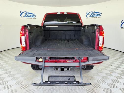 Ruby Red Metallic Tinted Clearcoat 2018 Ford F-350 Platinum