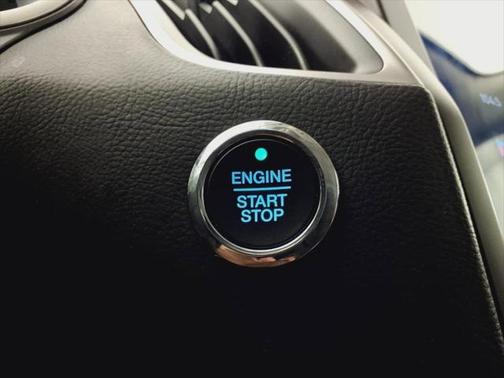 2021 Ford Edge SE