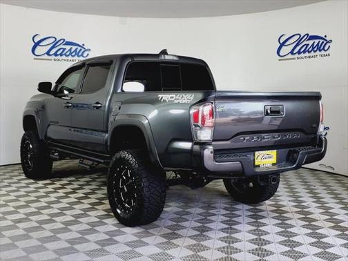 2022 Toyota Tacoma SR