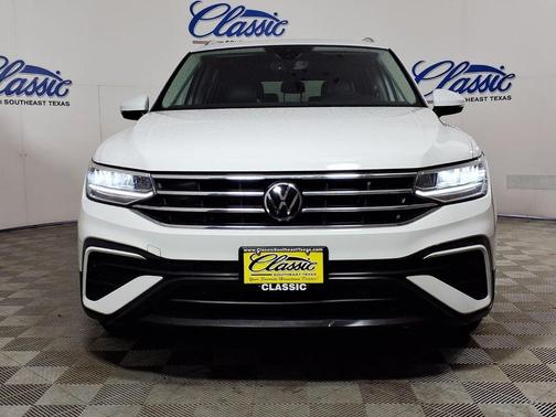 White 2022 Volkswagen Tiguan 2.0T SE