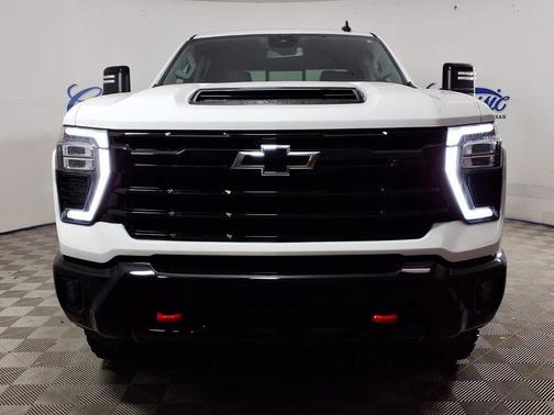Summit White 2026 Chevrolet Silverado 2500 LT