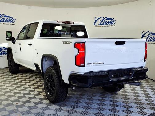Summit White 2026 Chevrolet Silverado 2500 LT