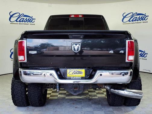 Brilliant Black Crystal Pearlcoat 2016 RAM 3500 Laramie