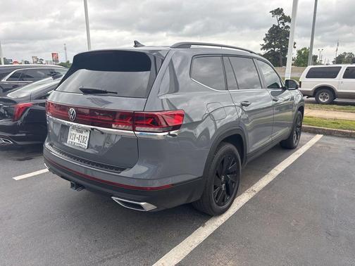 Gray 2025 Volkswagen Atlas 2.0T SE w/Technology