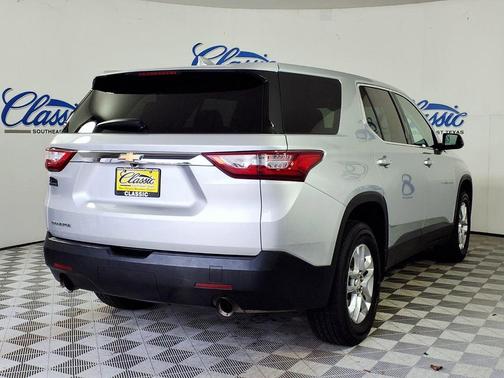 Satin Steel Metallic 2020 Chevrolet Traverse LS