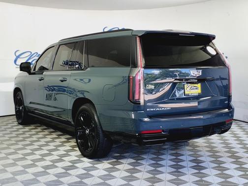 2025 Cadillac Escalade ESV Sport