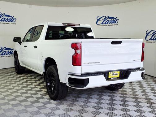 Summit White 2024 Chevrolet Silverado 1500 Custom