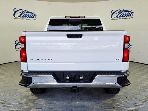 Summit White 2026 Chevrolet Silverado 1500 LT