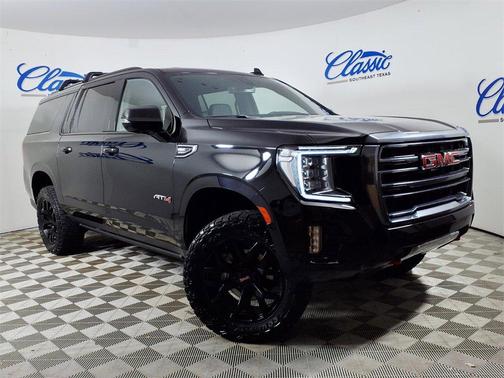 2022 GMC Yukon XL 4WD AT4
