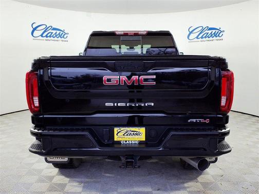 2023 GMC Sierra 2500 AT4
