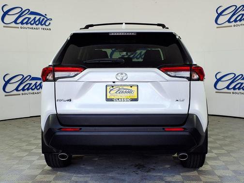 Wind Chill Pearl 2024 Toyota RAV4 XLE Premium