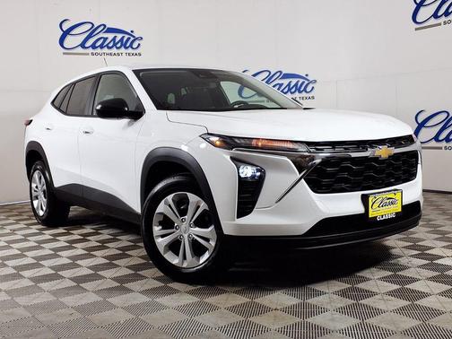 Summit White 2026 Chevrolet Trax LS