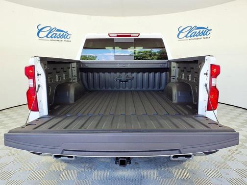 Summit White 2026 Chevrolet Silverado 1500 LT