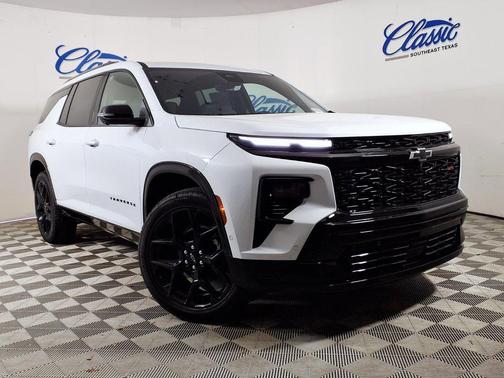 Polar White Tricoat 2026 Chevrolet Traverse RS