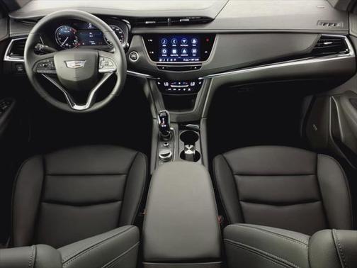 2025 Cadillac XT6 Luxury FWD