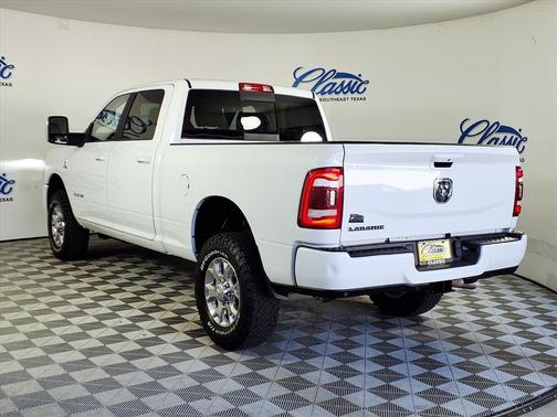 2023 RAM 2500 Laramie Crew Cab 4x4 6'4' Box