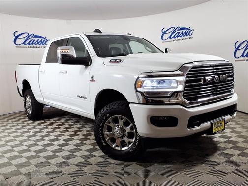 2023 RAM 2500 Laramie Crew Cab 4x4 6'4' Box