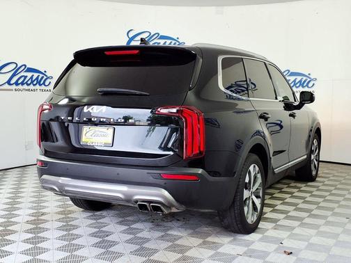 Ebony Black 2022 Kia Telluride EX