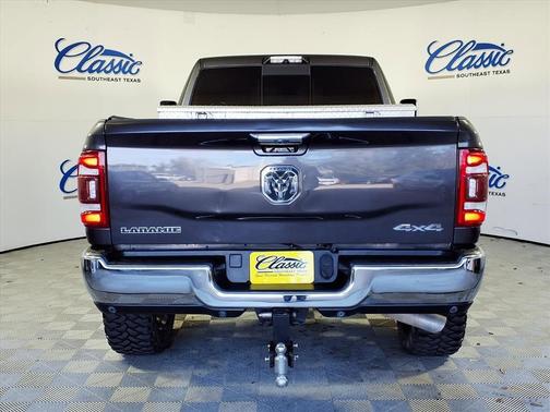 2021 RAM 2500 Laramie Crew Cab 4x4 6'4' Box