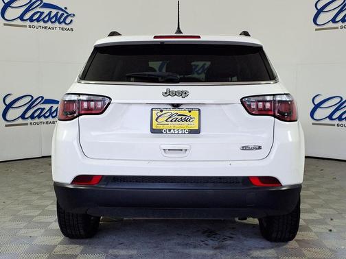 White Clearcoat 2018 Jeep Compass Latitude