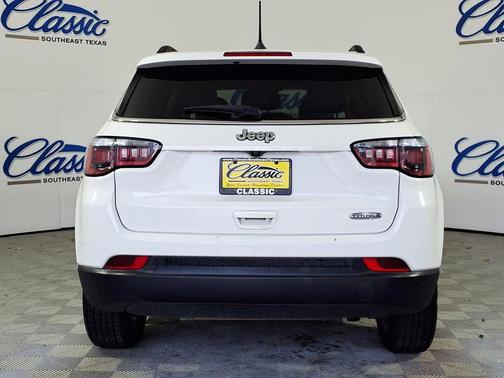 White Clearcoat 2018 Jeep Compass Latitude
