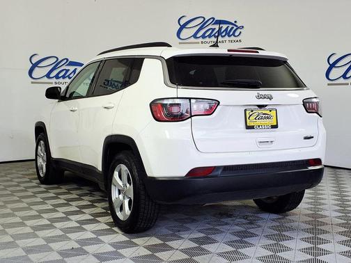 White Clearcoat 2018 Jeep Compass Latitude