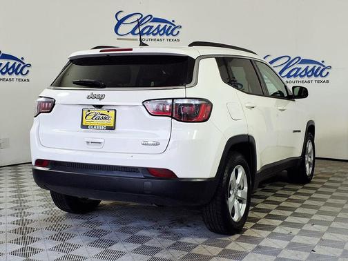 White Clearcoat 2018 Jeep Compass Latitude