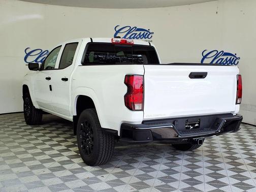 Summit White 2026 Chevrolet Colorado WT