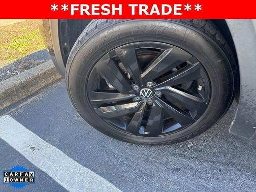 2022 Volkswagen Atlas Cross Sport 2.0T SE w/Technology