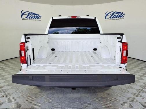 Oxford White 2023 Ford F-150 XLT