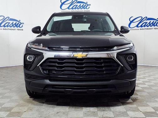 Mosaic Black Metallic 2026 Chevrolet Trailblazer LS