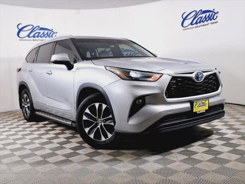 2022 Toyota Highlander Hybrid XLE