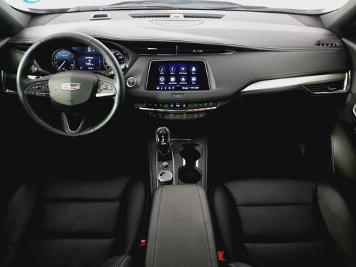 2022 Cadillac XT4 Premium Luxury
