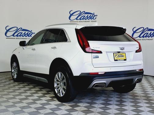 2022 Cadillac XT4 Premium Luxury