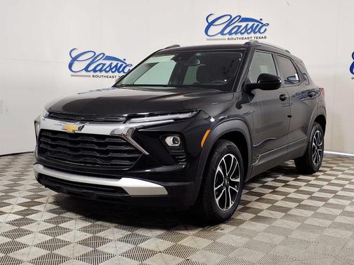 Mosaic Black Metallic 2026 Chevrolet Trailblazer LT