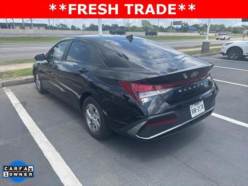 2024 Hyundai ELANTRA SE