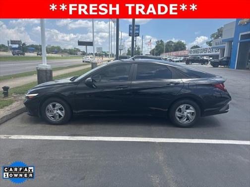 2024 Hyundai ELANTRA SE