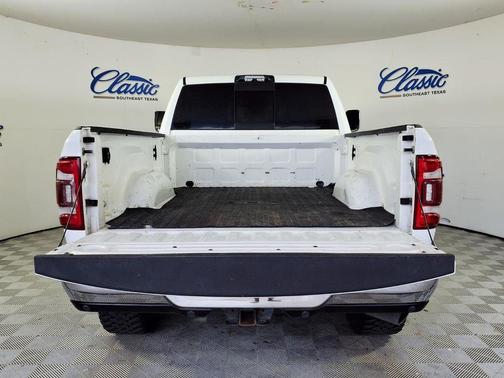 2022 RAM 2500 Laramie Crew Cab 4x4 6'4' Box