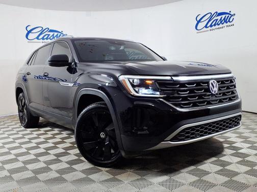 Deep Black Pearl 2024 Volkswagen Atlas Cross Sport 2.0T SE w/Technology