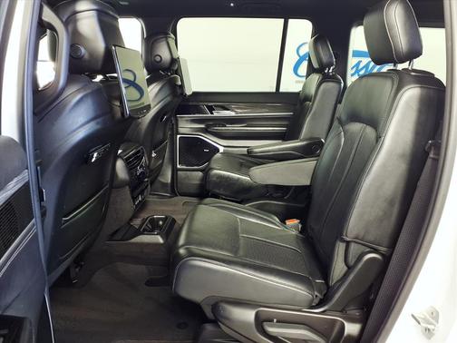 2022 Jeep Wagoneer Series III 4x4