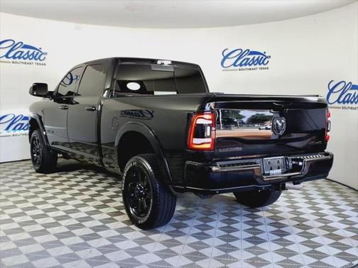 2022 RAM 2500 Laramie Crew Cab 4x4 6'4' Box