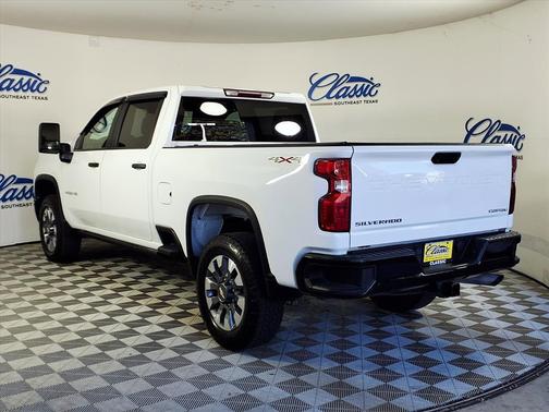 2024 Chevrolet Silverado 2500 Custom