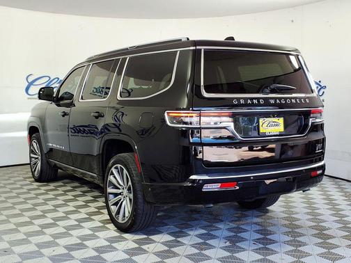 Diamond Black Crystal Pearlcoat 2022 Jeep Grand Wagoneer Series II 4x4