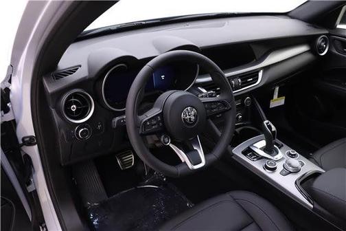 Moonlight Gray Metallic 2024 Alfa Romeo Stelvio Ti